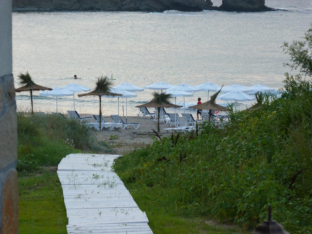 Hotel Toma's - Front